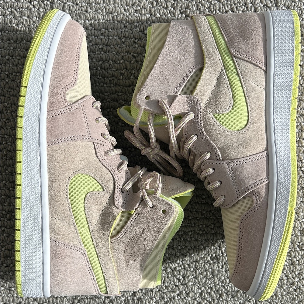NEW Nike Jordan 1 High Women Zoom Air CMFT Lemon Twist Size 7.5